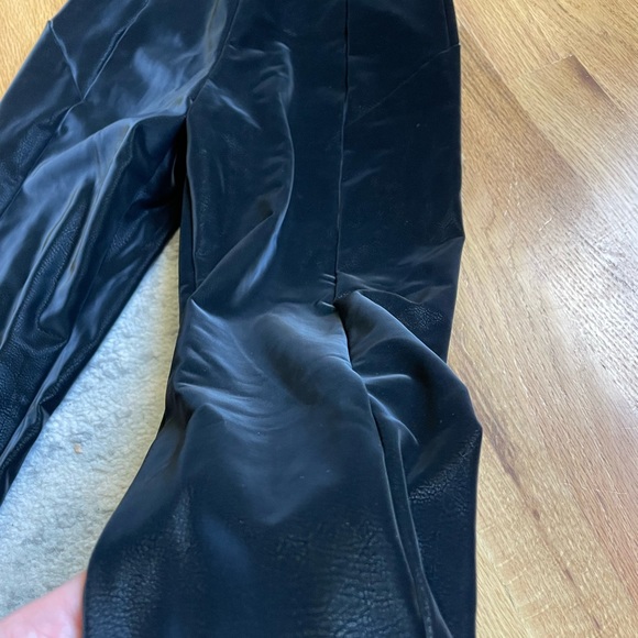 XS Velvet Guess Leggings - Picture 2 of 8